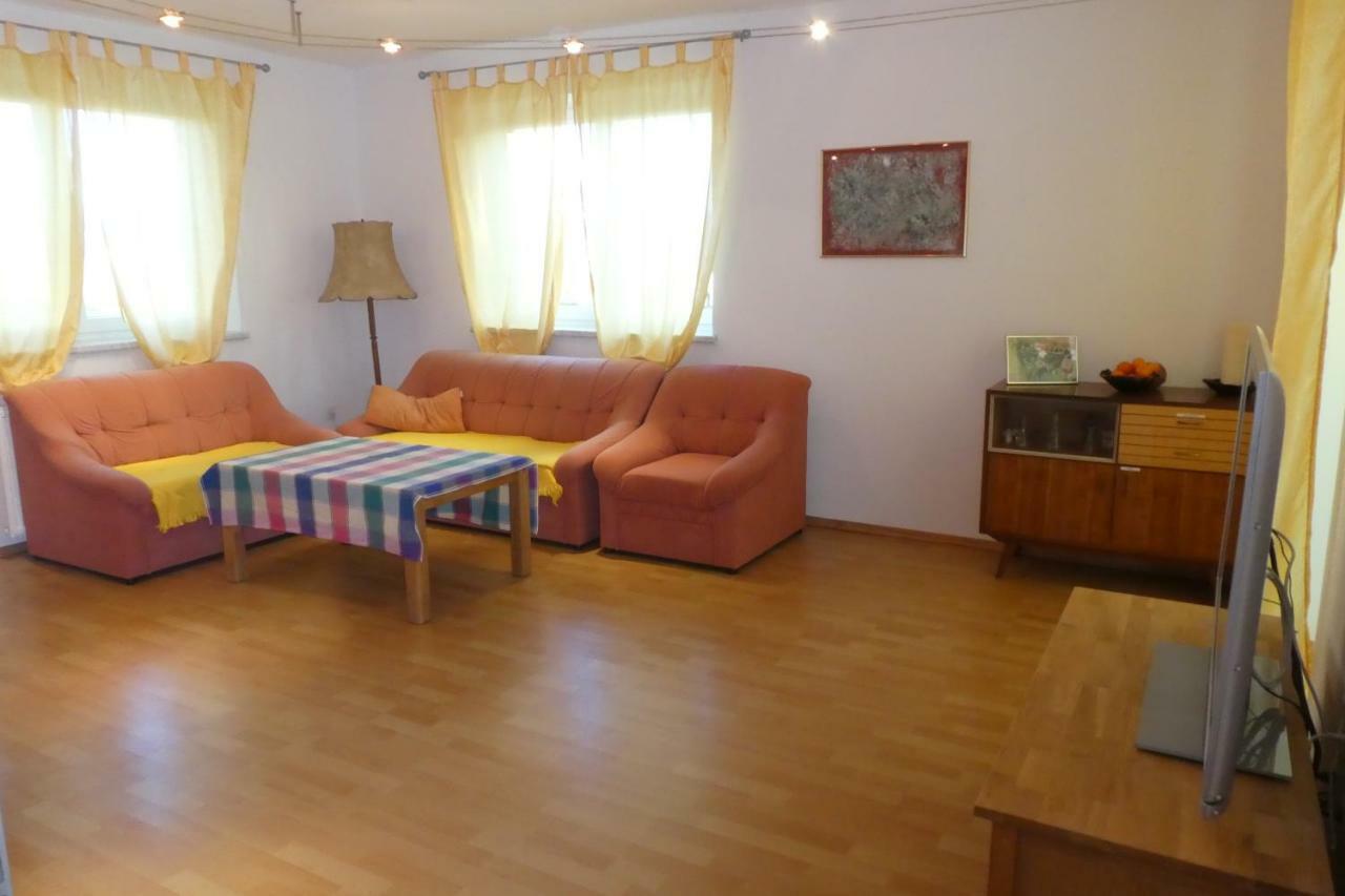Narrenhaus Villa Fohnsdorf Bagian luar foto